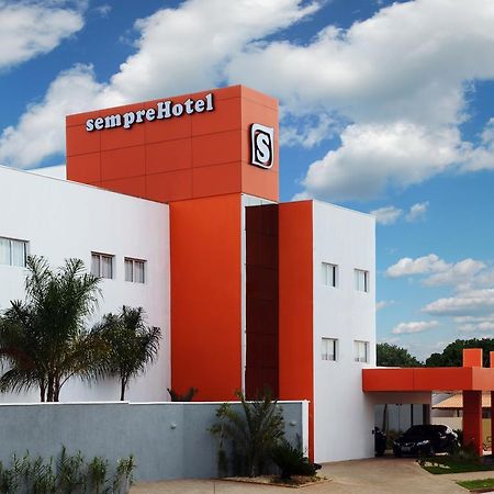 sempreHotel Três Lagoas Exterior foto