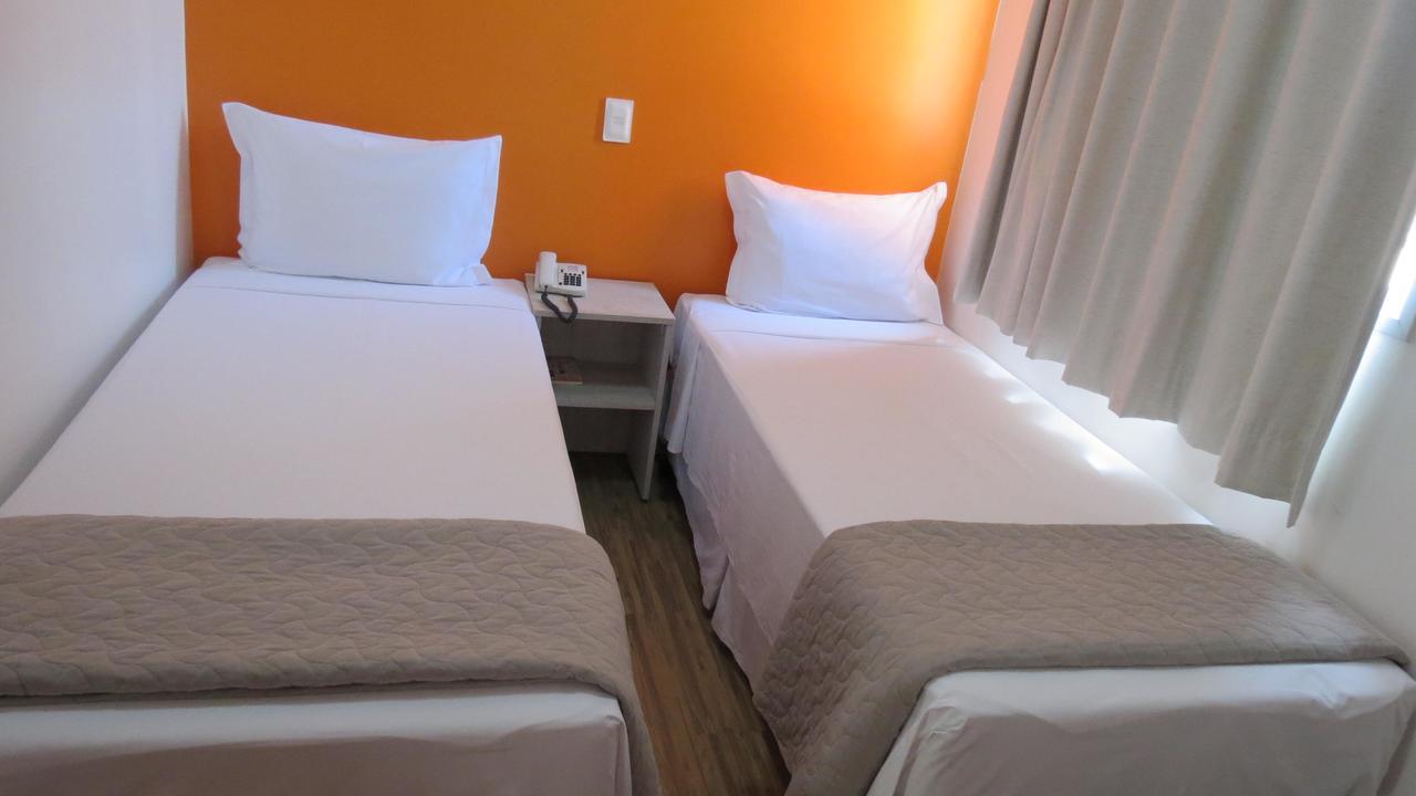 sempreHotel Três Lagoas Exterior foto